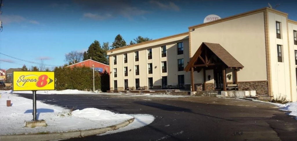 Red Maple Inn And Suites