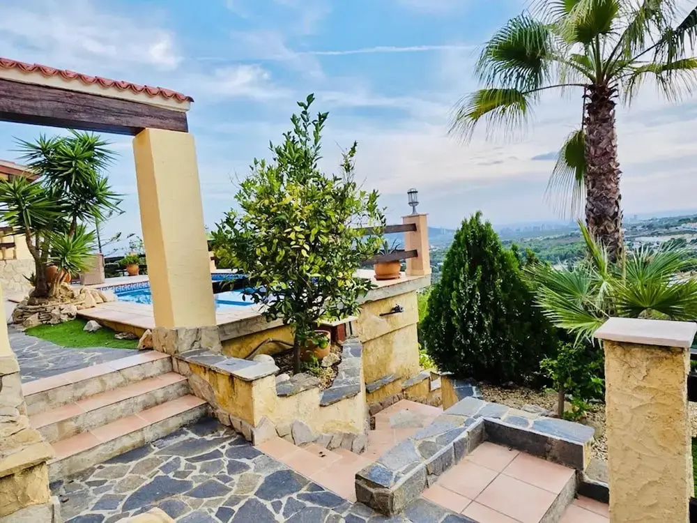 Charming Villa With Private Garden