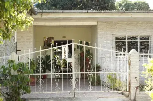 Kitara House Backpackers Hostel