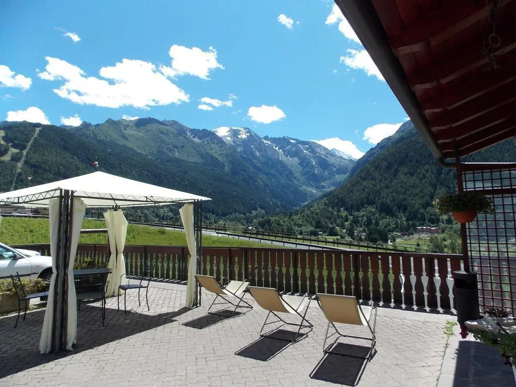 Hotel Veduta dell'Adamello