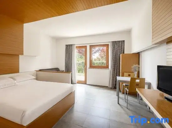 Double Studio (full double bed)