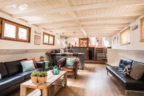 Houseboat Prince William & Houseboat Prince Arthur