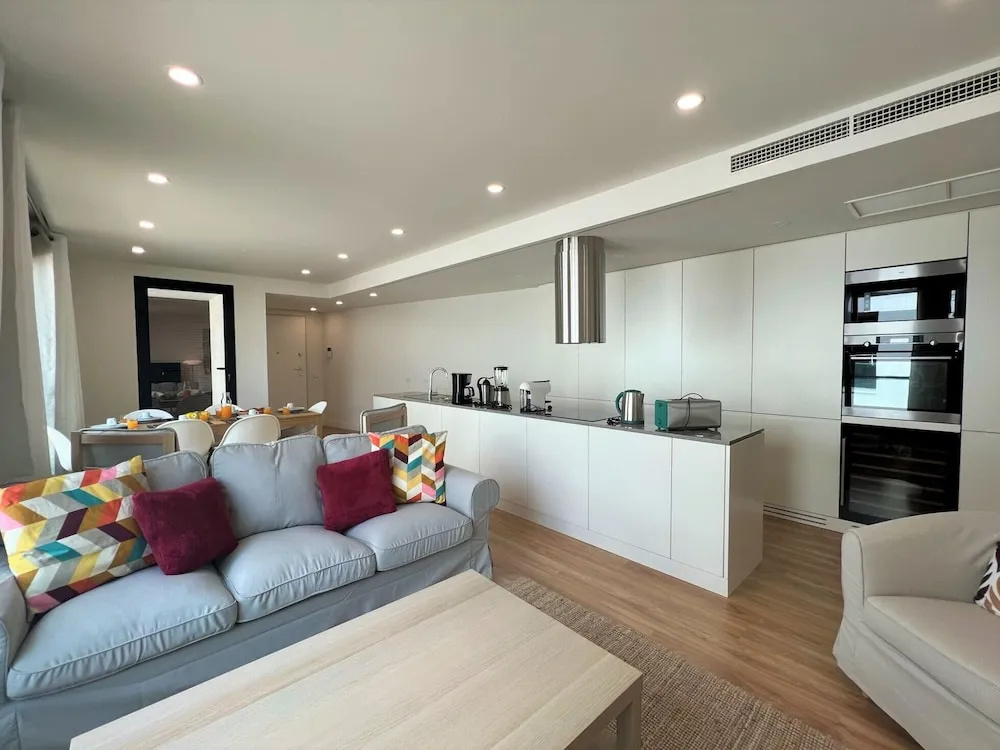 3 Bedrooms Apartment with balcony