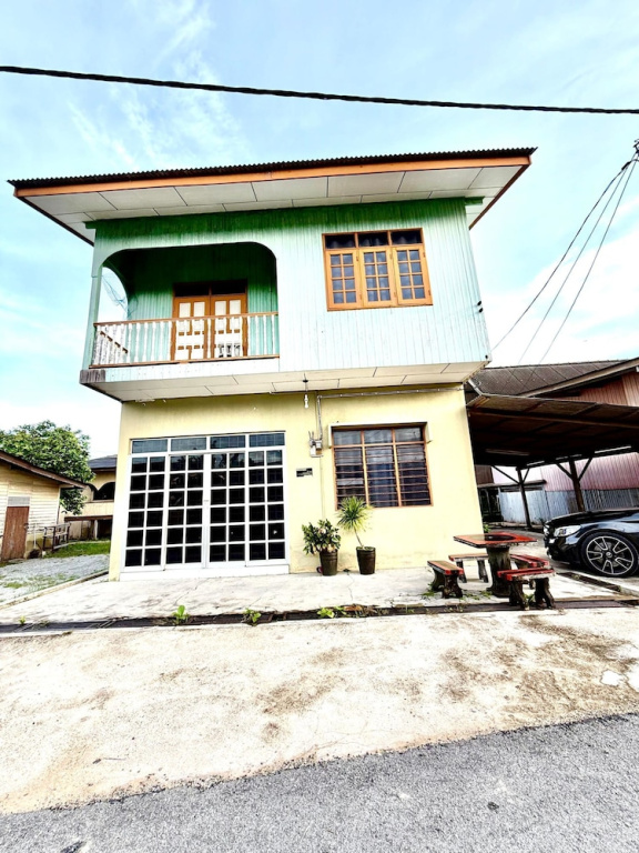 Homestay Selesa KBB 2 Guest House