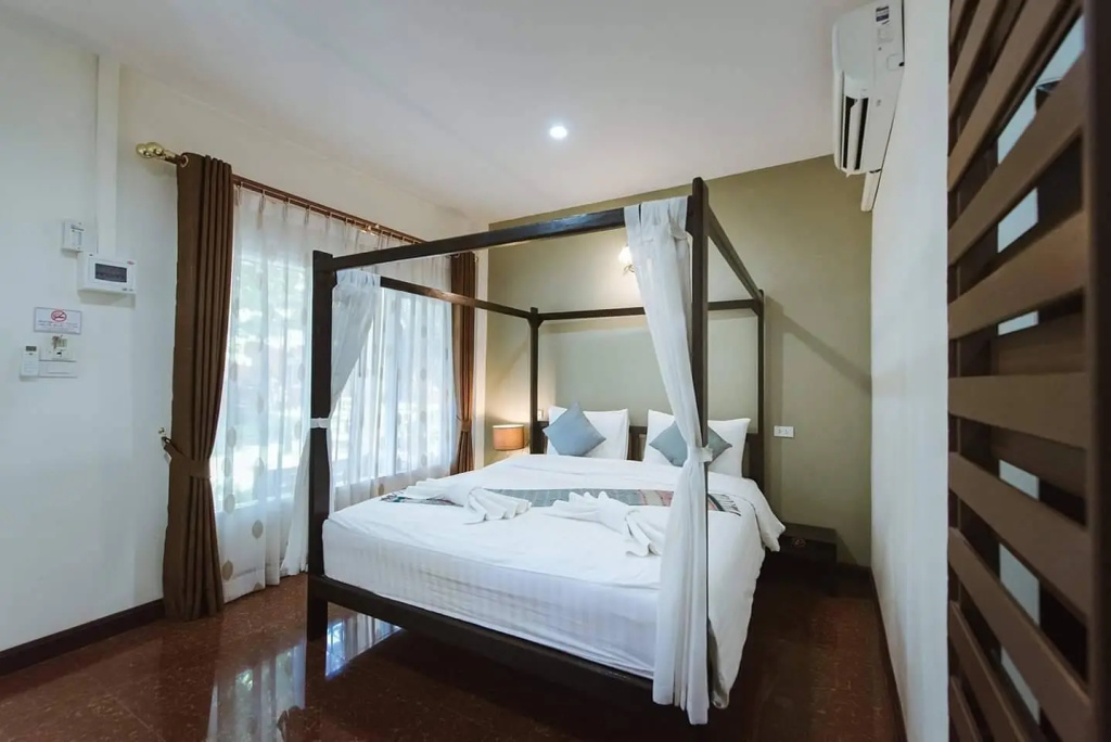 Superior Double room (full double bed)