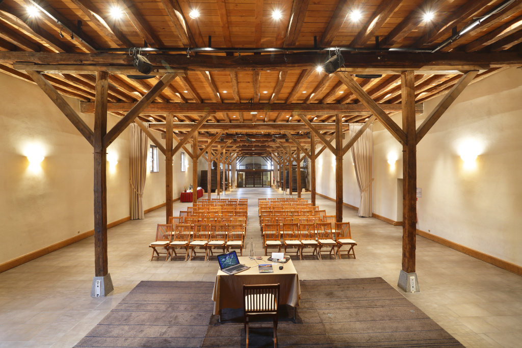 Lobby & Reception