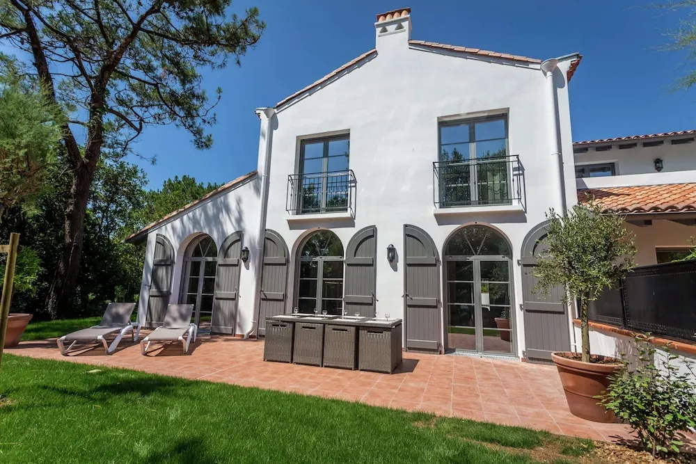 Pet Friendly Basque Stay