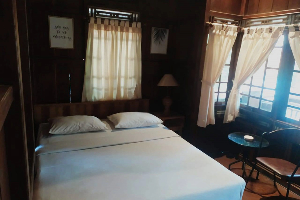 D Bungalow