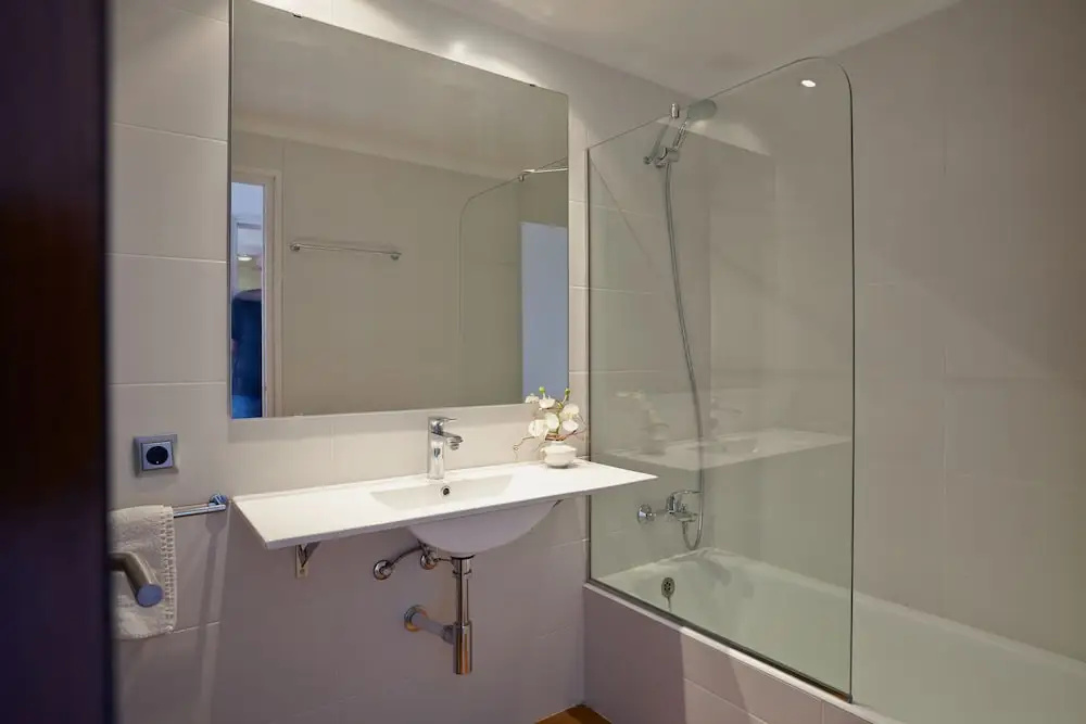 2 Bedrooms Apartment beachfront