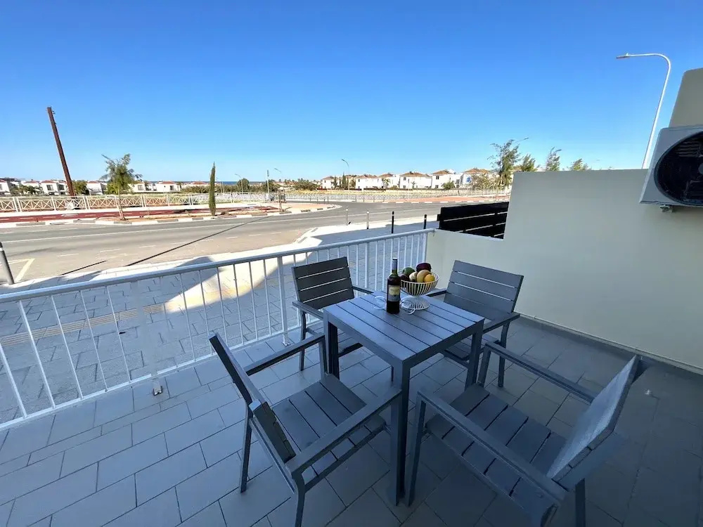 93 KAP - Stay Almyra House