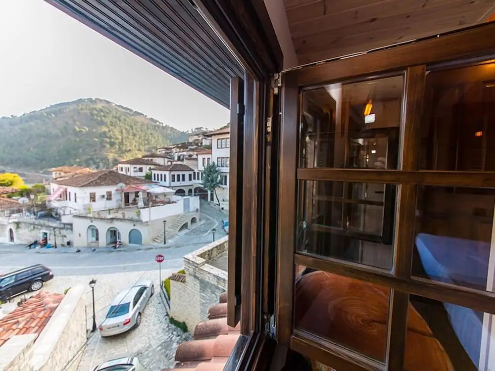 Deluxe Double room with city view (twin beds)