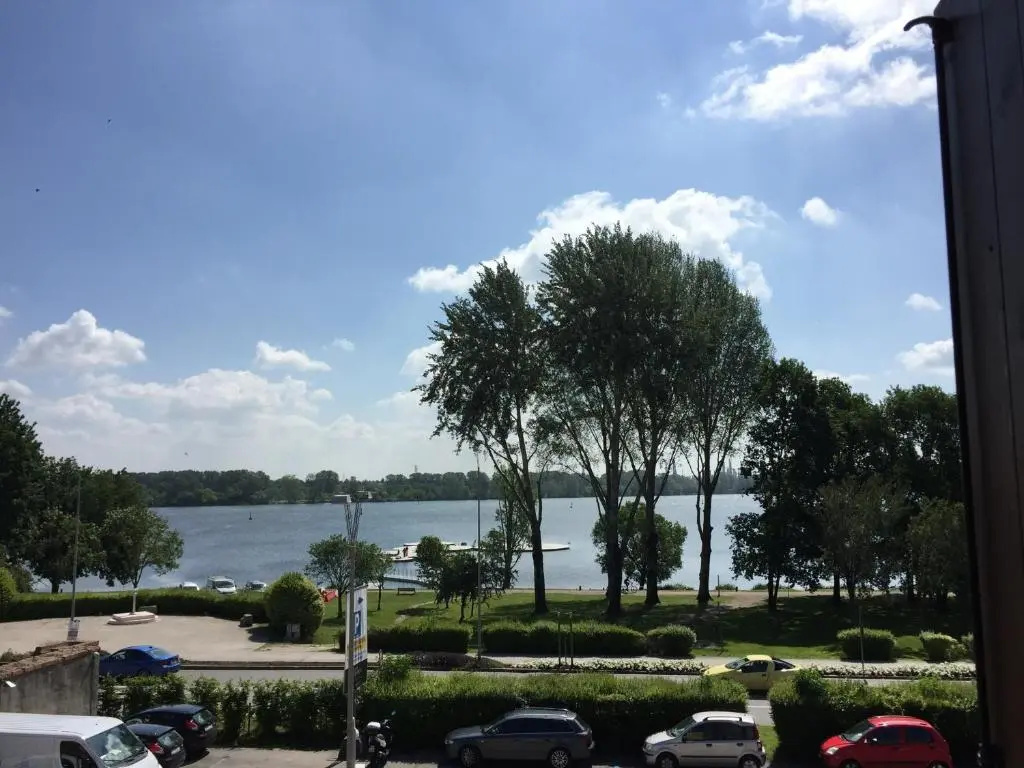 Standard Triple room with lake view