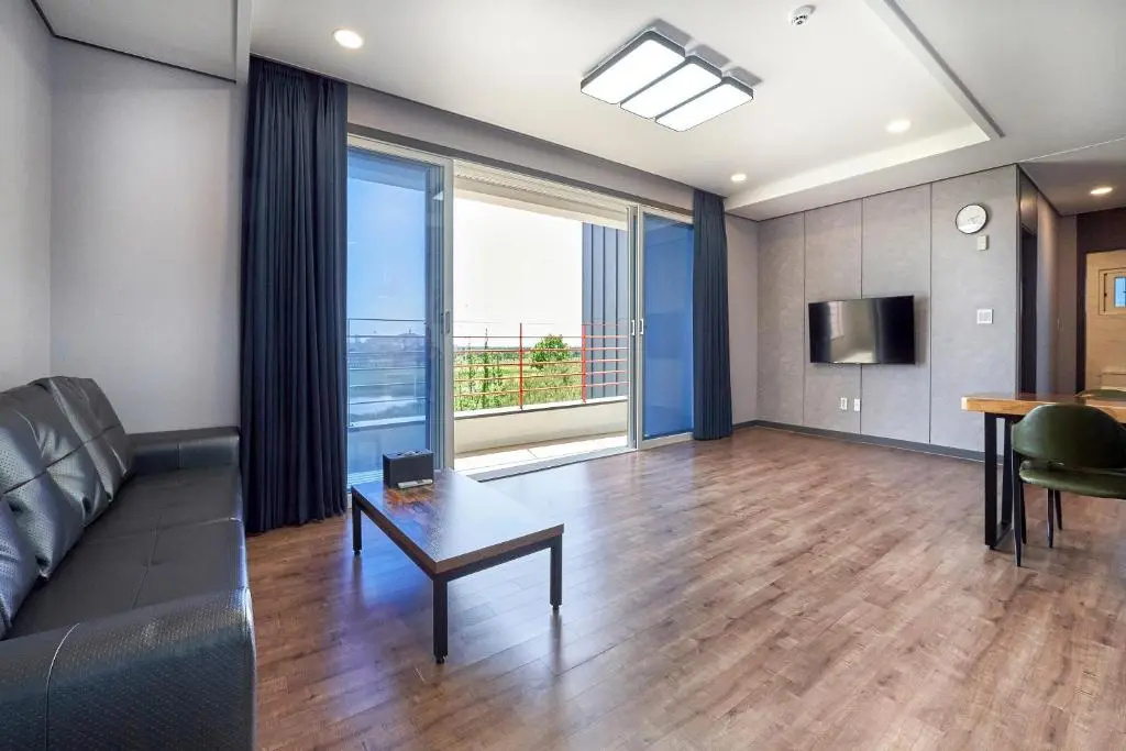 2 Bedrooms Villa