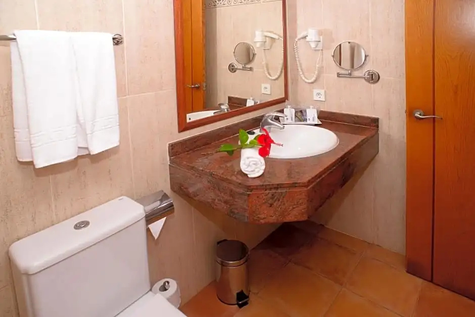 Cala Llenya Resort Ibiza - Hotel - Chambres