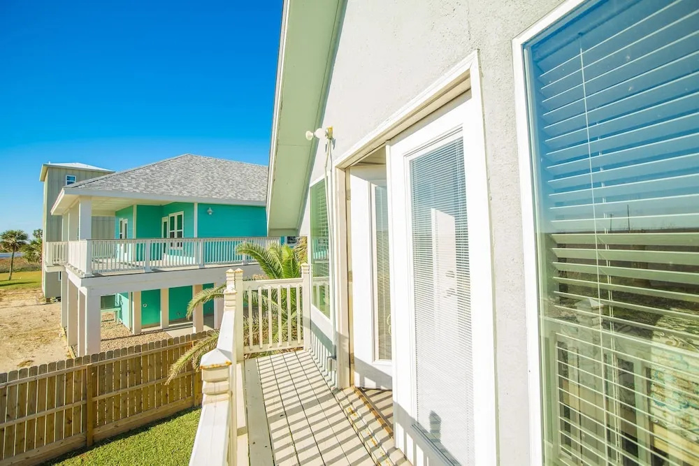 Aqua Dreams - Pet Friendly! Heated Private Pool!