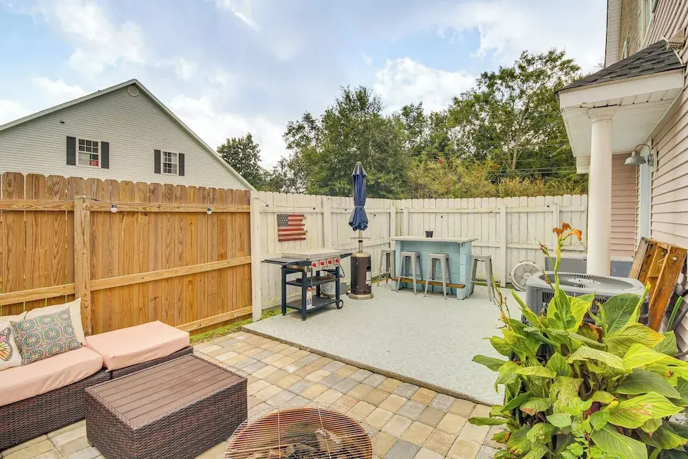 Walk to Beach, Fenced Patio: Bay St Louis Getaway!