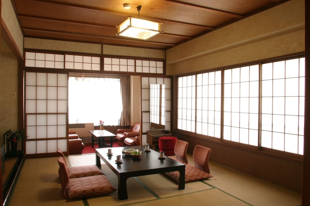 Hotel Shiraiwa — 5
