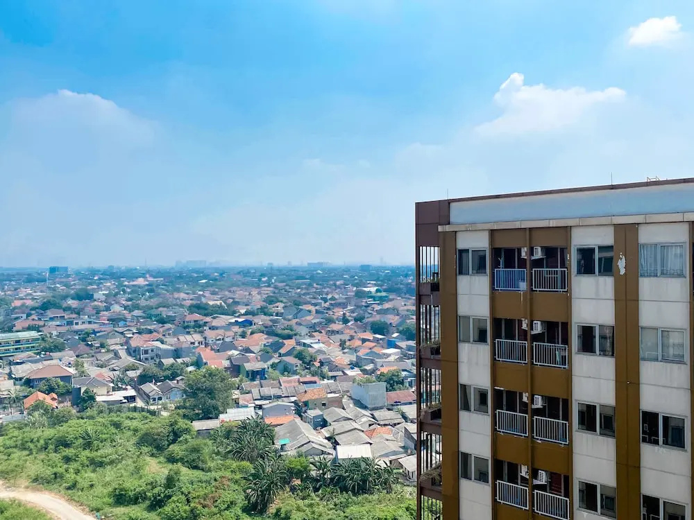 Homey and Simply Look Studio LRT City Jatibening Apartment