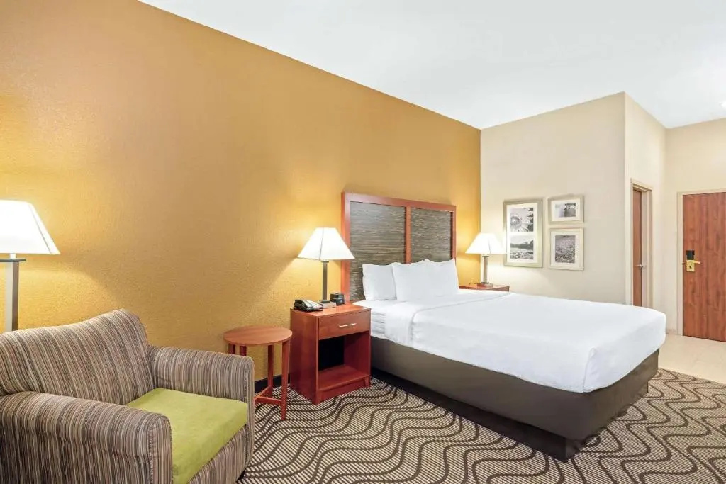 La Quinta Inn & Suites by Wyndham Midwest City - Tinker AFB - Chambres