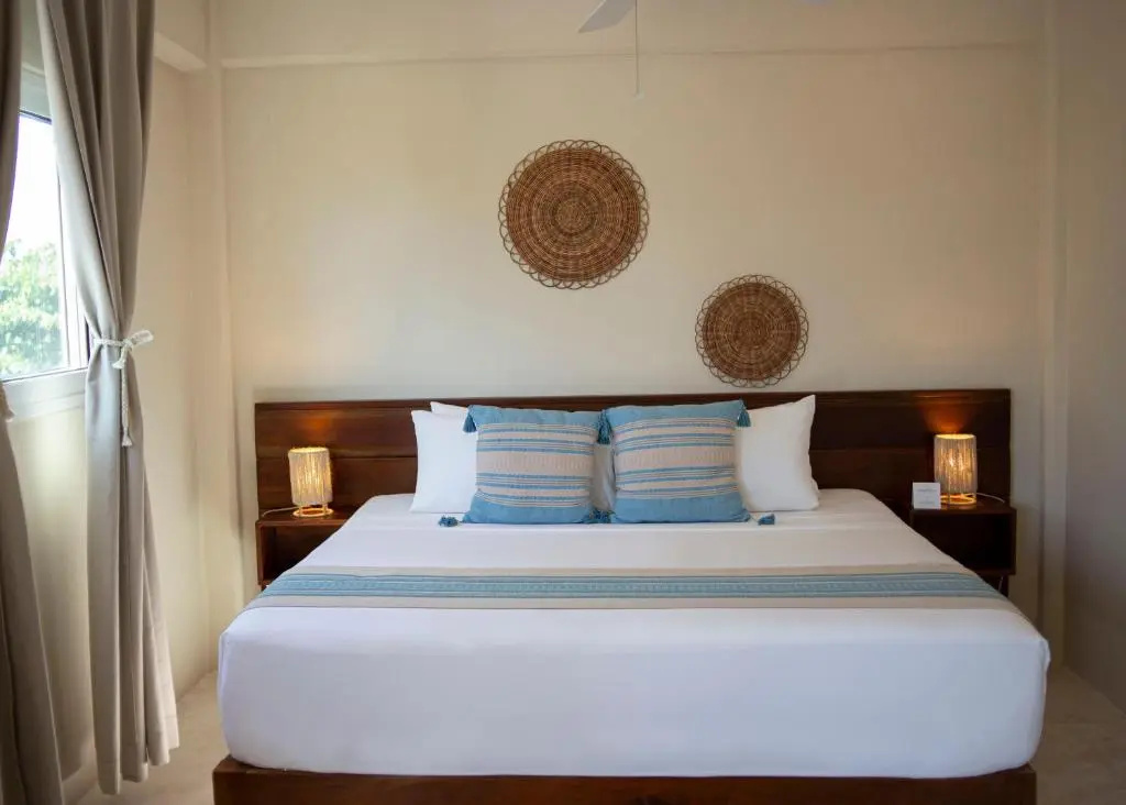 Standard Triple room with balcony