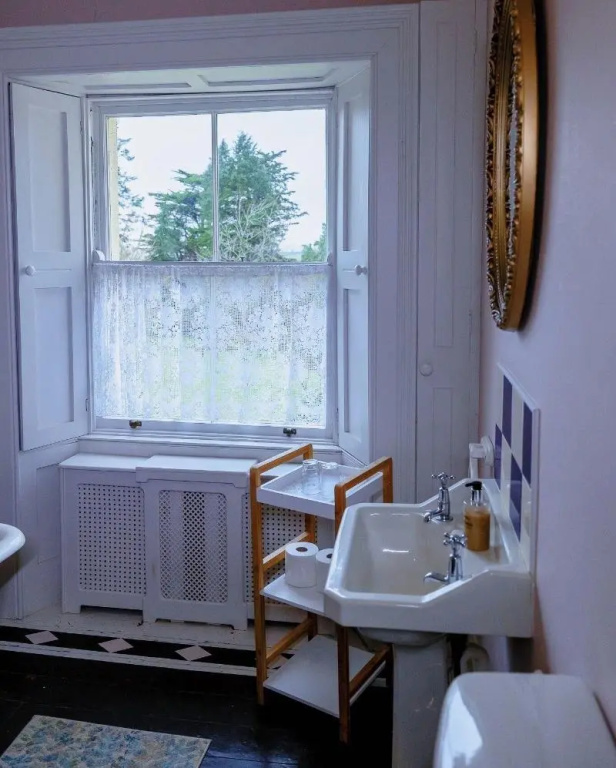 Deluxe Family room with garden view