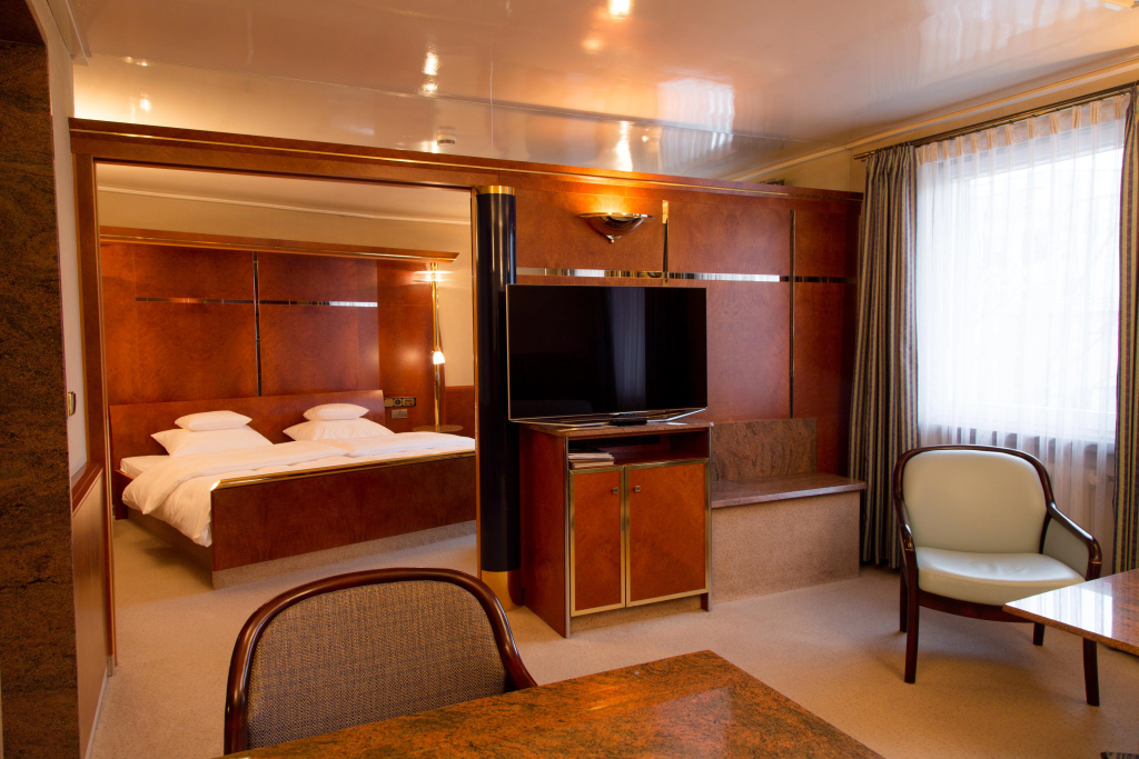 Hotel Royal — 5