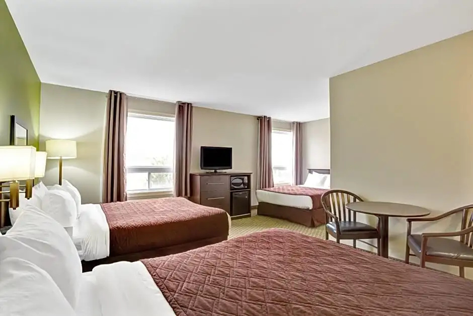 Superior Sextuple Suite