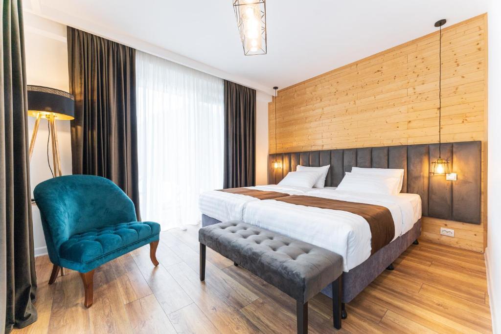 Двухместный номер Standard с красивым видом из окна двуспальная кровать в Hotel Chatini Mestia
