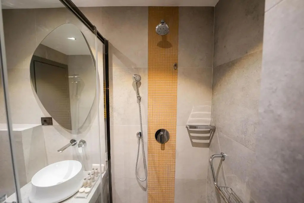Premier Double room (full double bed)