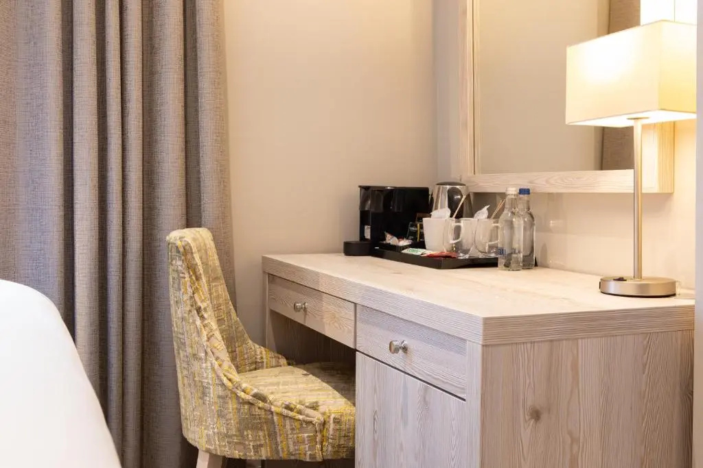 Deluxe Double room (full double bed)