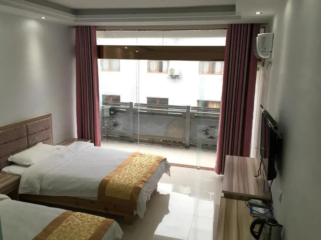 Standard Double room with balcony (full double bed)