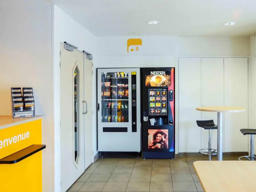 Lobby & Reception