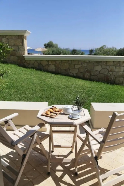 Standard Double room with balcony and with partial sea view (full double bed)
