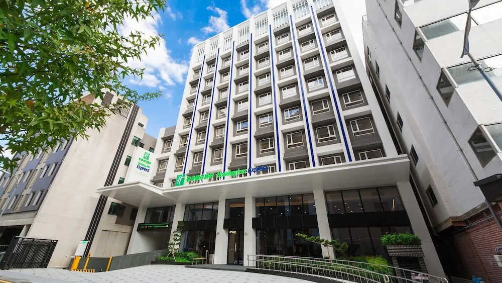 Holiday Inn Express Taichung Fengchia