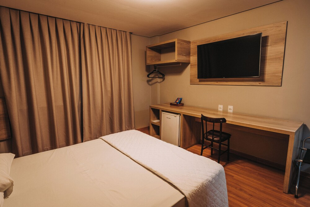 Deluxe Double room (full double bed)