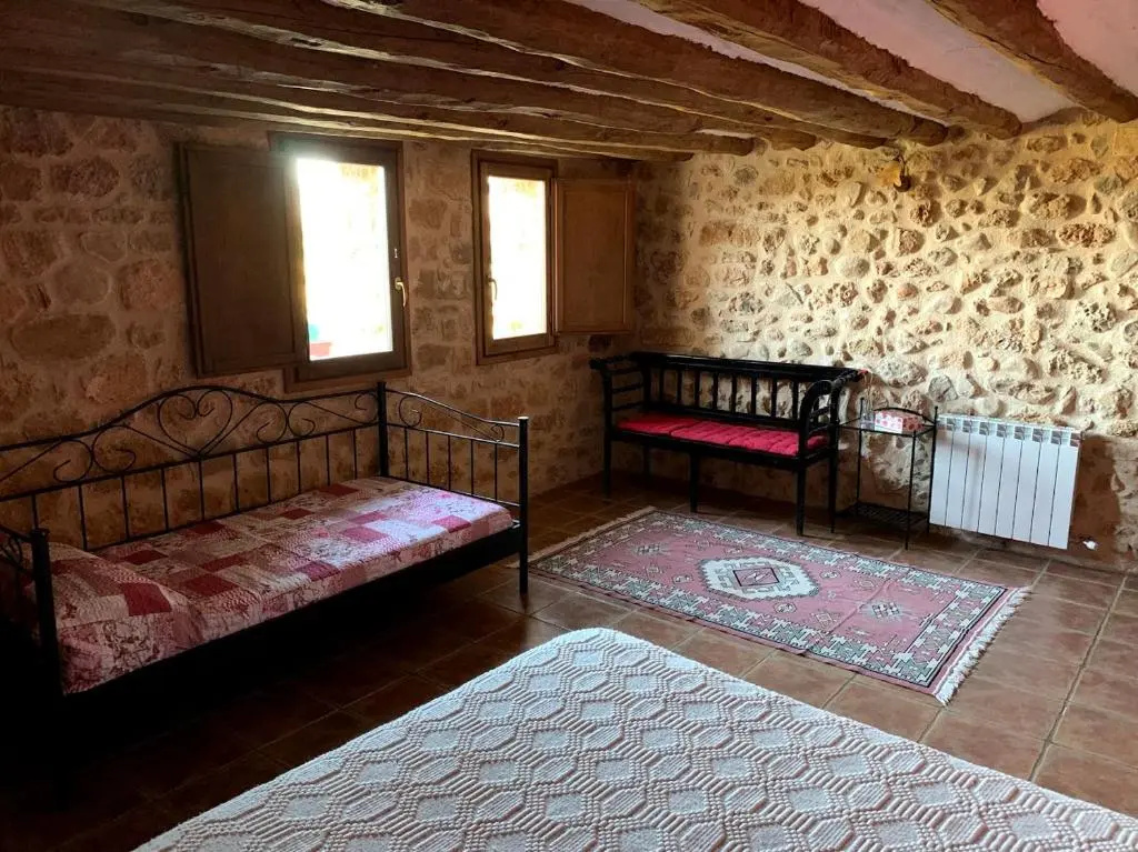 Masia de la Serra de la Cogulla - Chambres