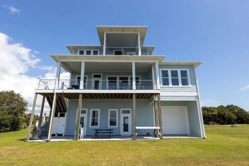 Straits Serenity 3 Bedroom Home by RedAwning