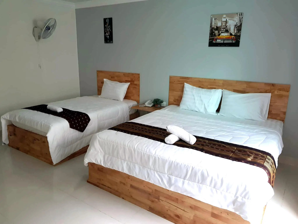 Deluxe Double Family room (full double bed)