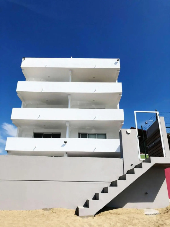 Increible Departamento A Pie De Playa En Manzanillo, Completamente Nuevo