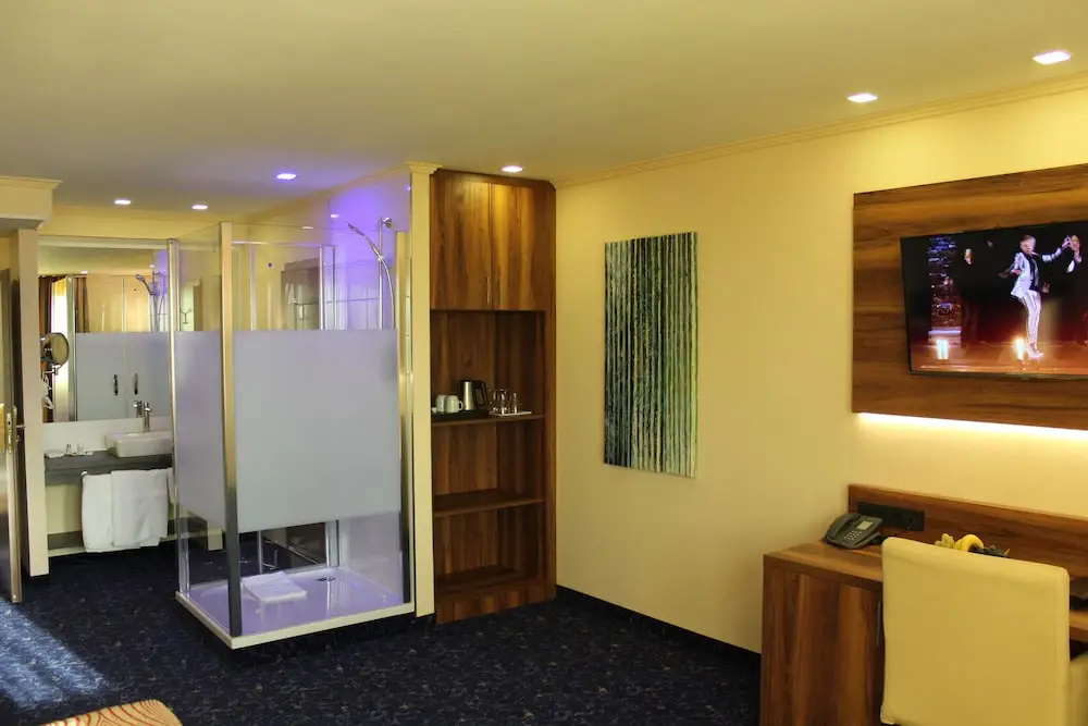 2 Bedrooms Standard Family room