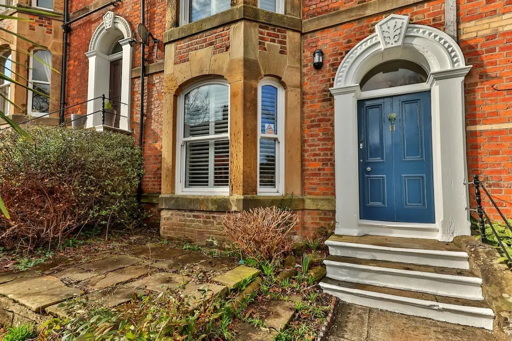 5 Bedroom Holiday Home in Whitby, No Deposit