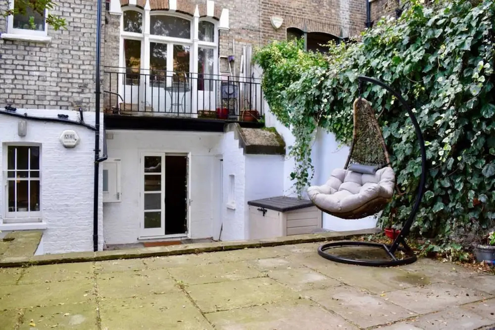 1 Bedroom Apartment With Large Garden in West London