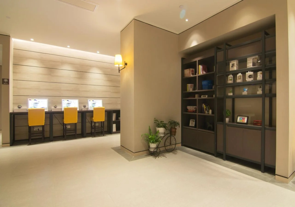 Motel (Shanghai Lujiazui Yushan Road Yuanshen Sports Center)