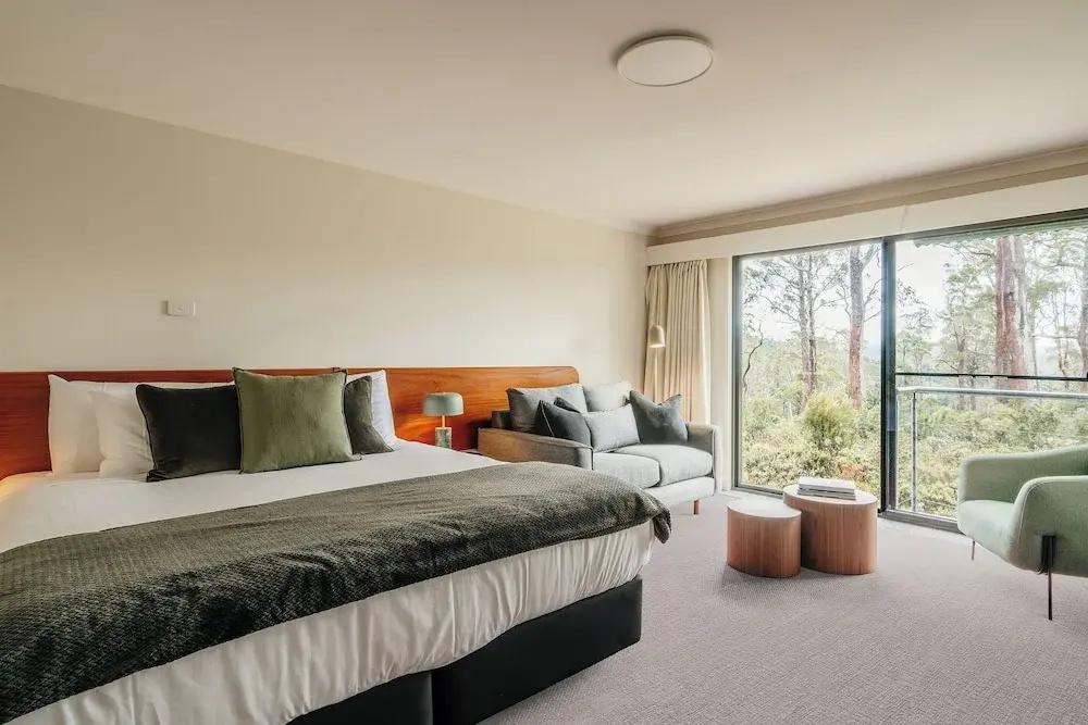 Deluxe Double room with balcony (full double bed)
