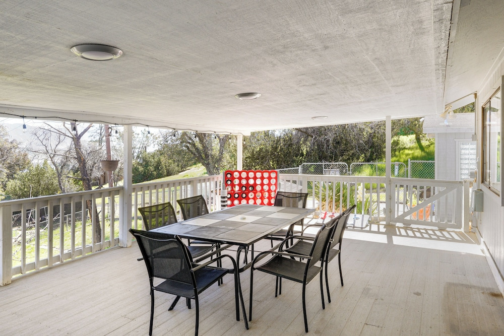Mtn-view Getaway w/ Game Room, 1 Mi to Kern River!