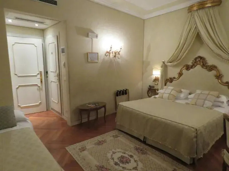 Premium Triple room