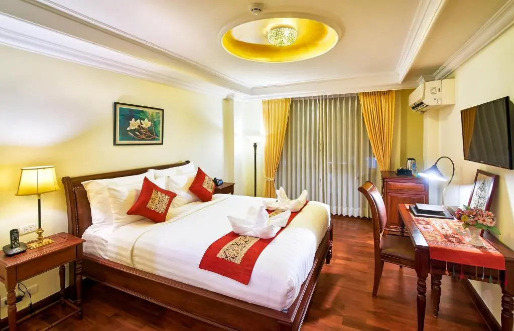 Deluxe Double room with balcony (full double bed)
