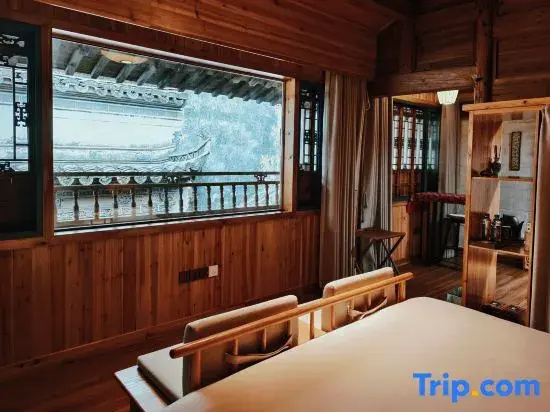 Classic Double room (full double bed)