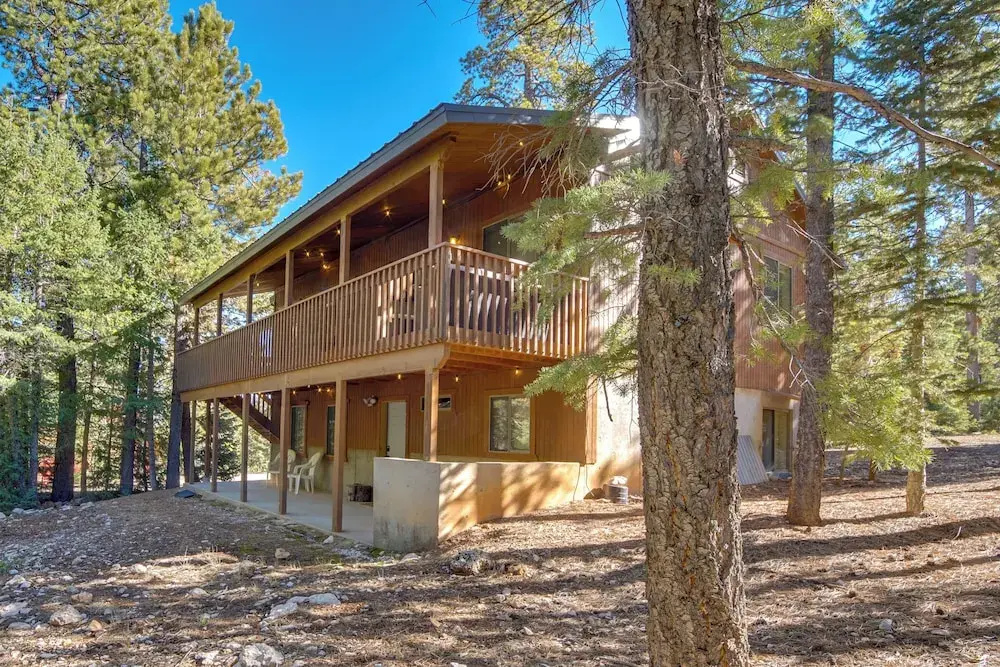 High Noon Hideaway: Zion Cabin w/ Fire Pit!