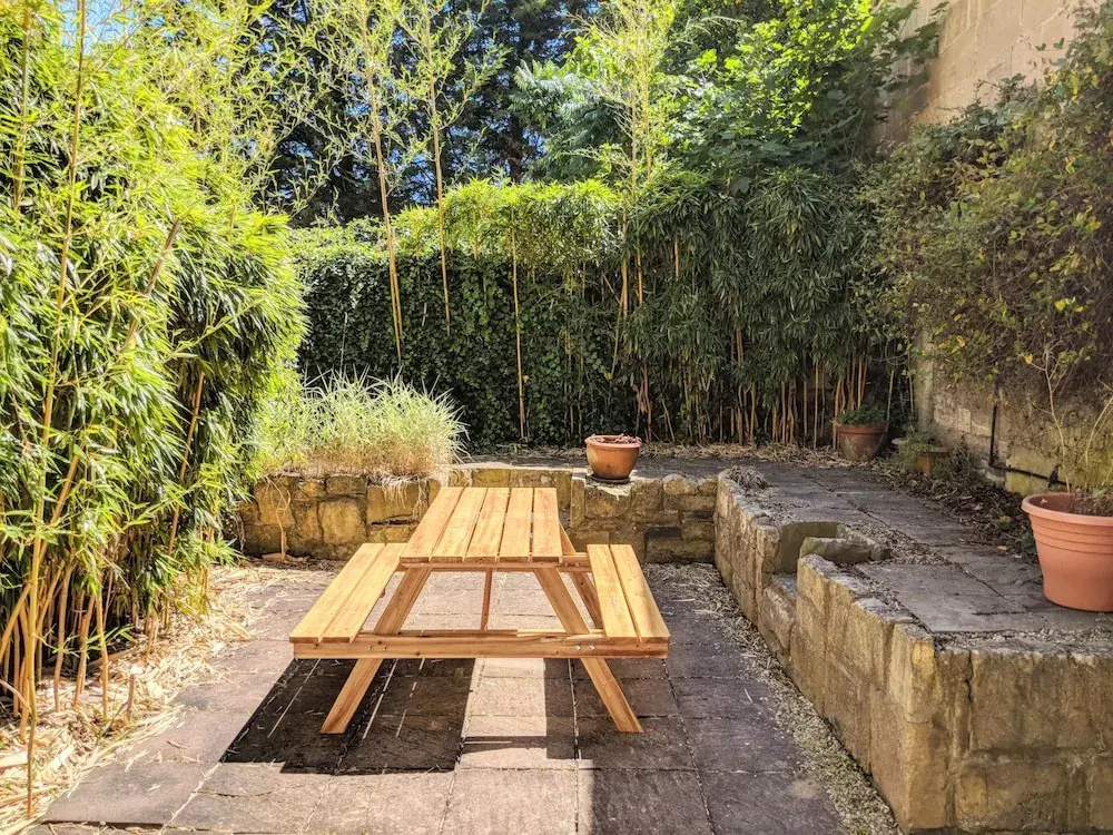 Modern Bright Garden Flat with Patio